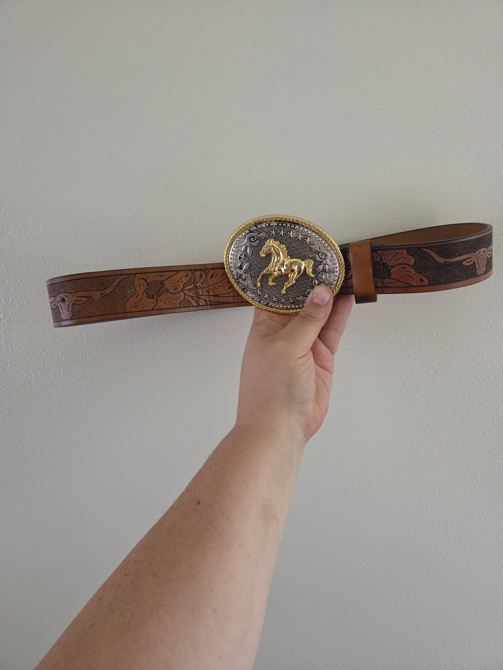 Source Unknown Brown Tooled Leather Belt with Gold-Silver Horse Buckle